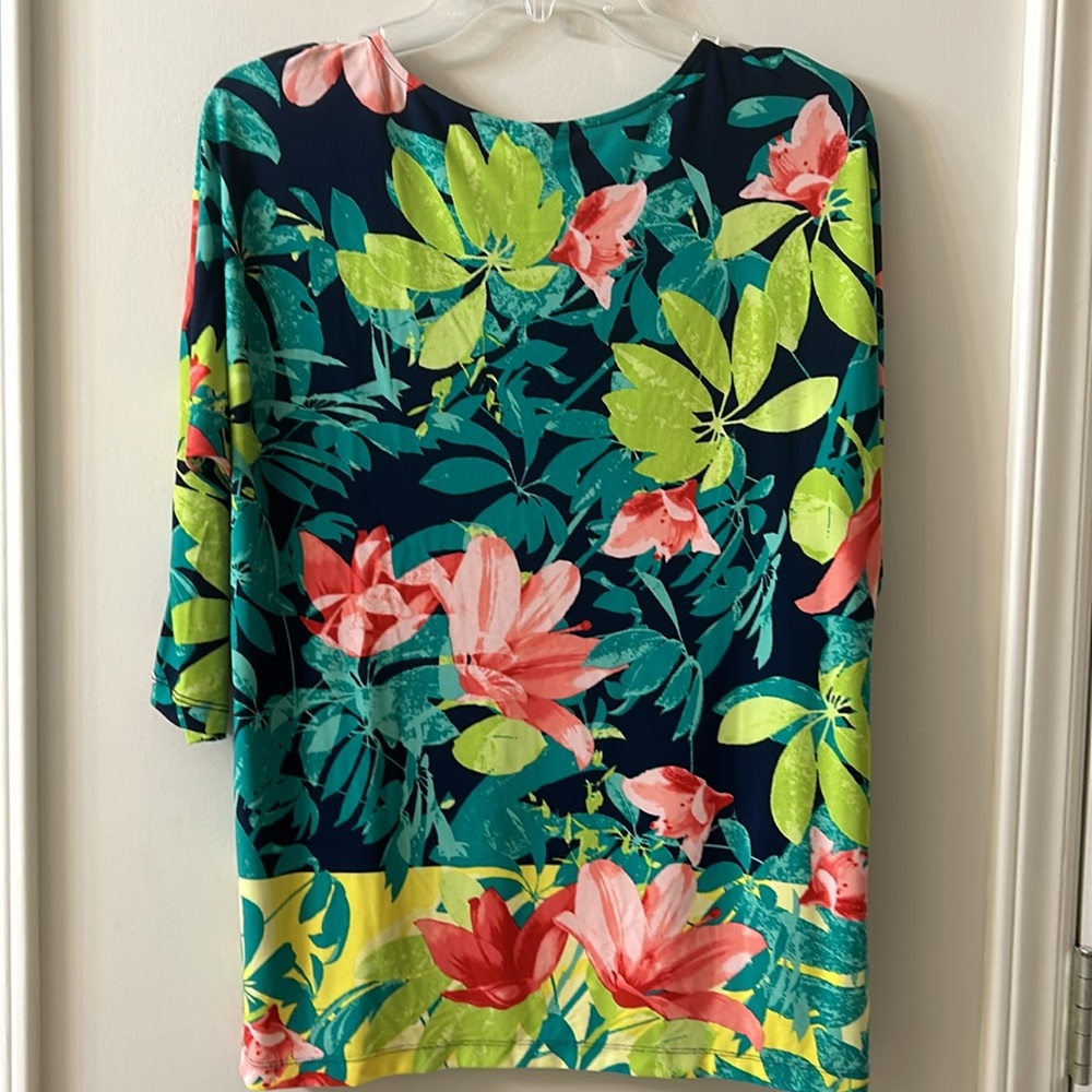 Ruby Rd. Tropical Print Top - Picture 3 of 5